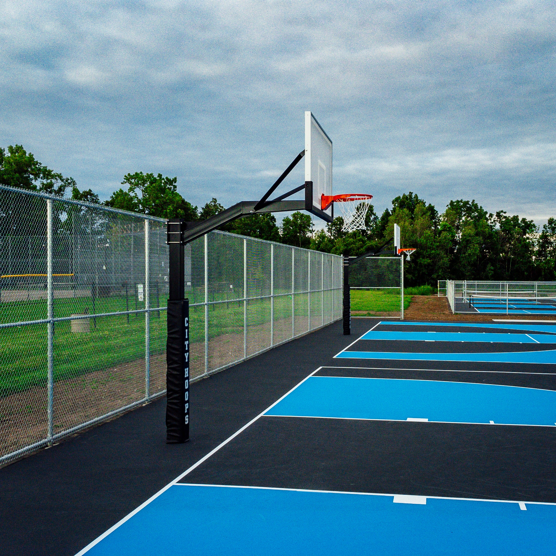 CITY HOOPS - Gooseneck+ Basketball Hoop - DIY Court Canada