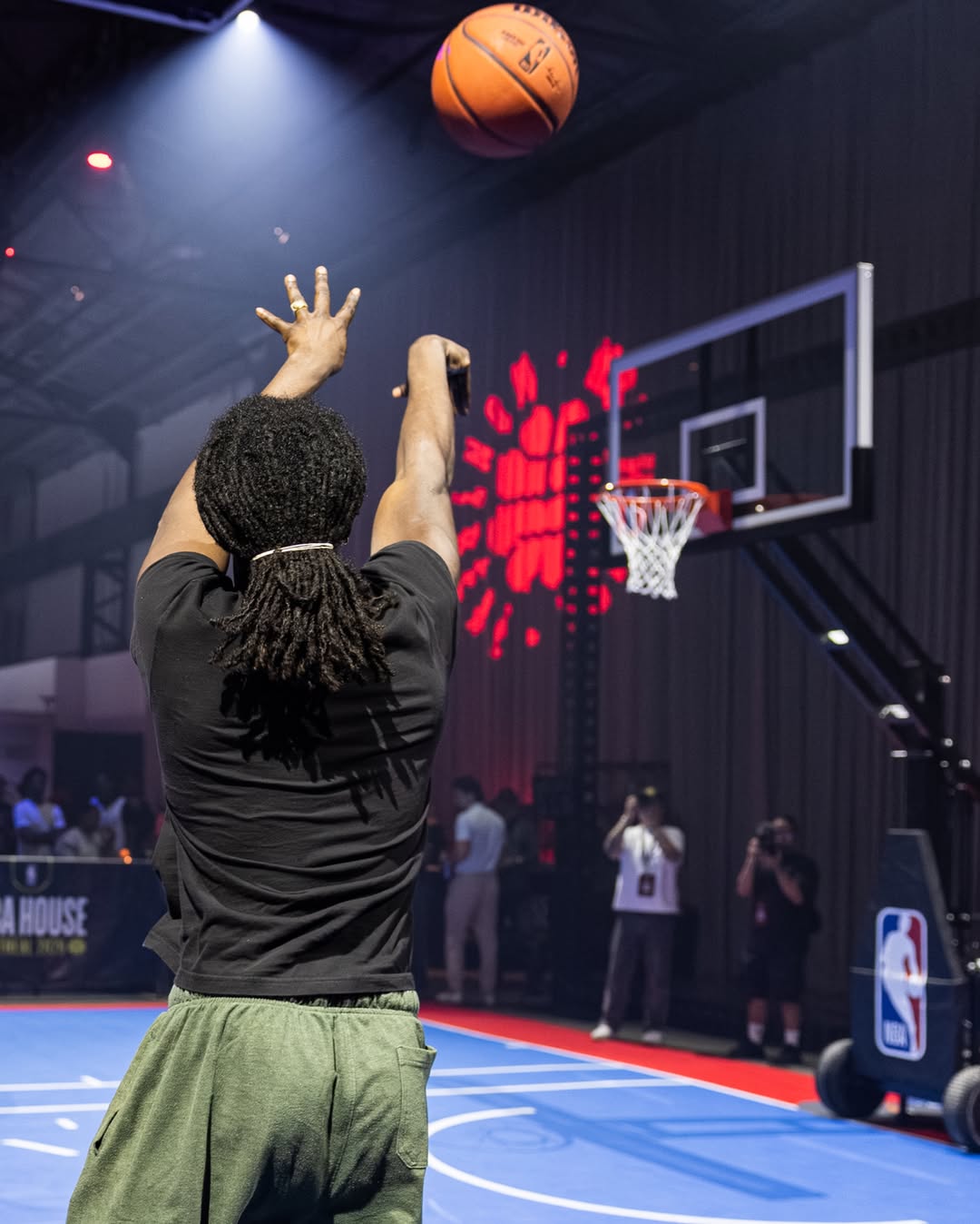 CITY HOOPS - Traveler Basketball Hoop - Tempered Glass